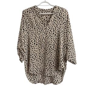 No Brand Size Medium Women’s 3/4 Sleeve Blouse White Cheetah Print Pullover